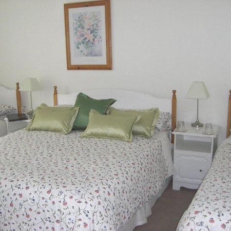 סנטרי Lorcan Lodge Bed And Breakfast חדר תמונה
